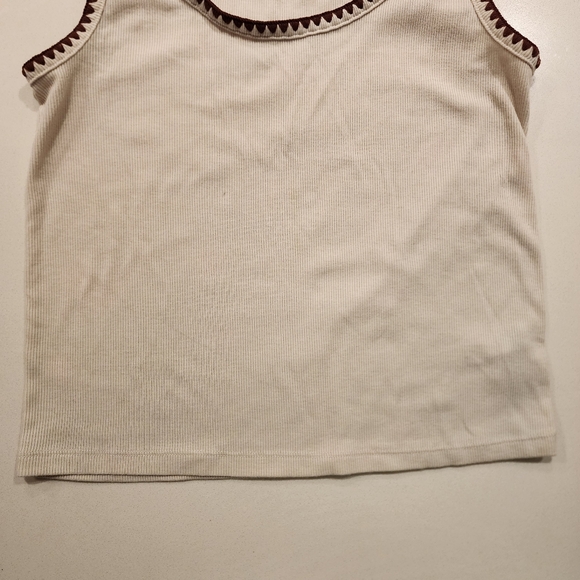 Embroidered Tank Top - Picture 5 of 9